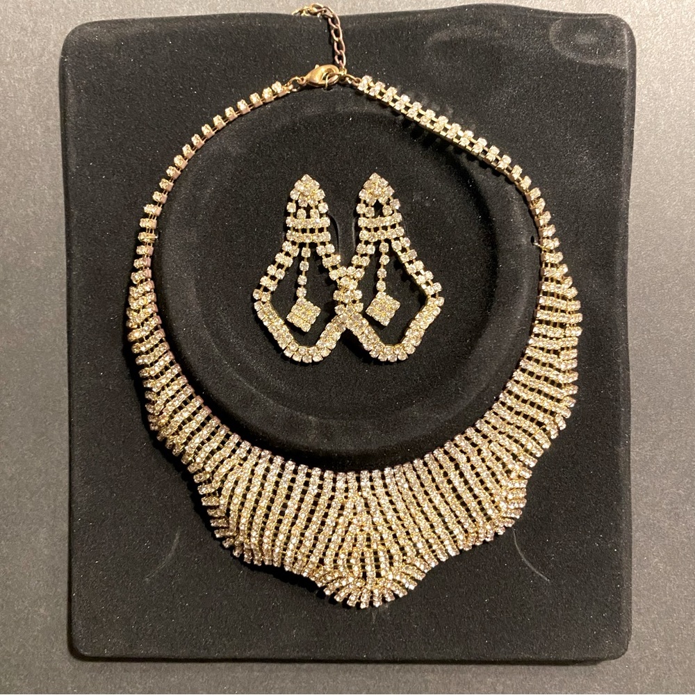 Gold Necklace and Earring Pair Set